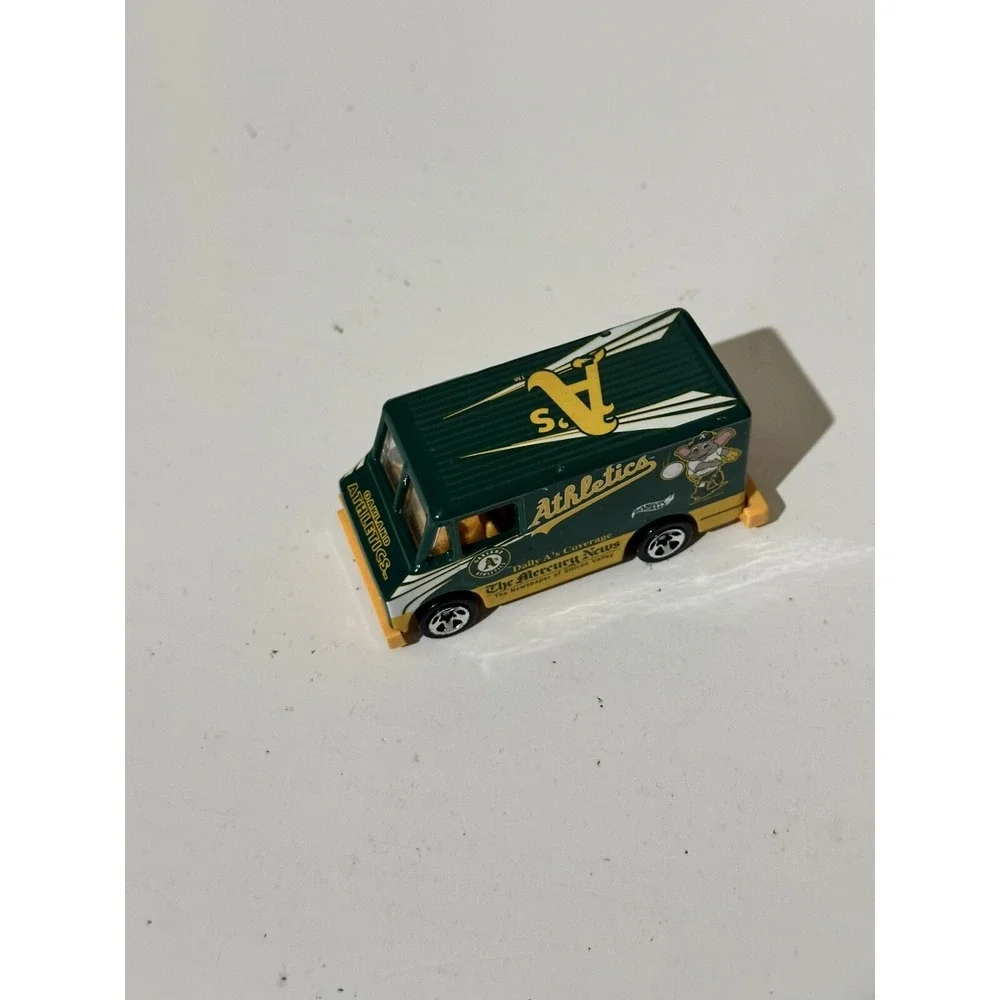 Vintage Hot Wheels Lot of 10 Trucks 80's 90's‎ Metal